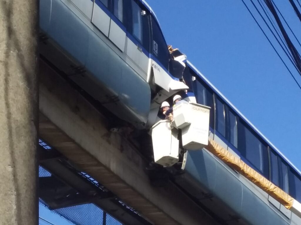 Acidente com monotrilho paralisa zona leste de São Paulo