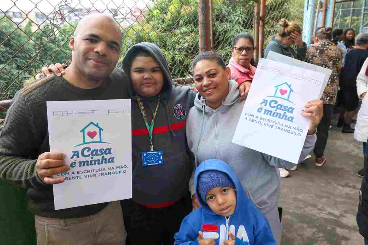 Moradores do Novo Parque recebem 1.200 escrituras