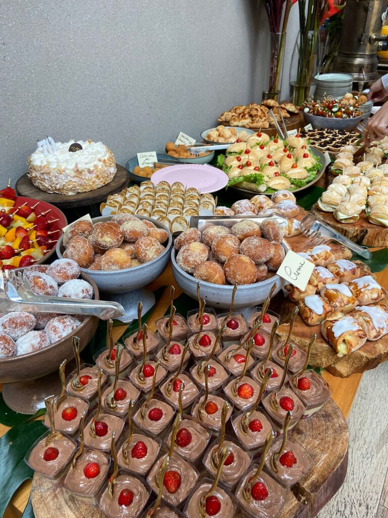 Ana Maria Braga apadrinha ação social da Padaria Brasileira 
