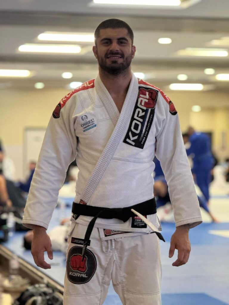 OSSEL Assistência celebra a vitória de Wilson Bueno no Europeu de Jiu-Jitsu, em Paris. Foto: Divulgação