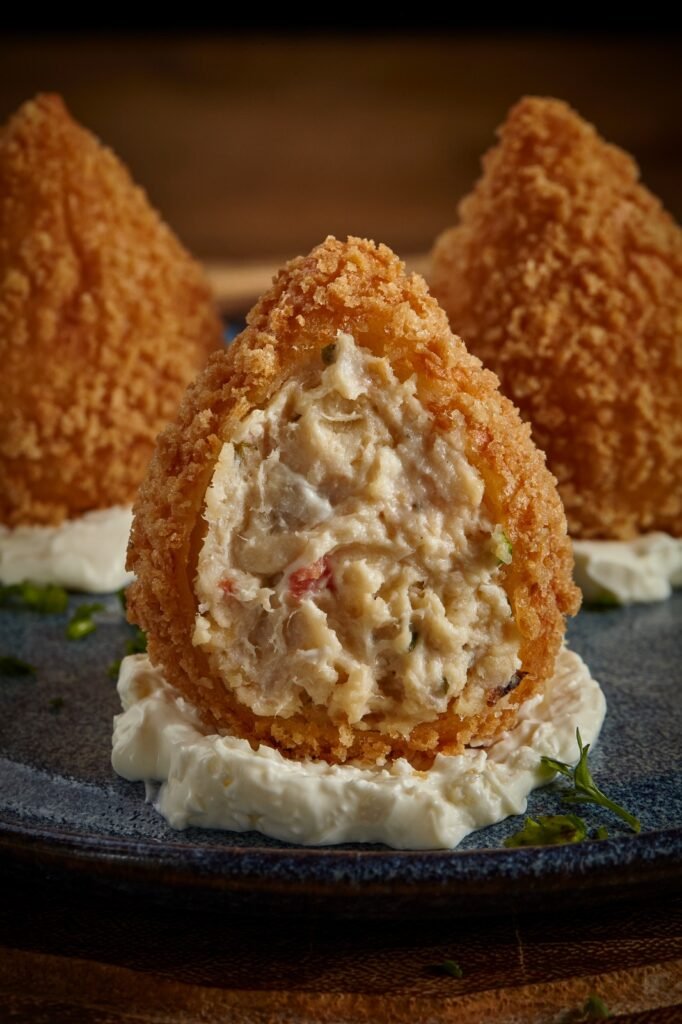 No Dia Nacional da Coxinha, salgado da Padaria Brasileira eleito o melhor do mundo ganha novos sabores