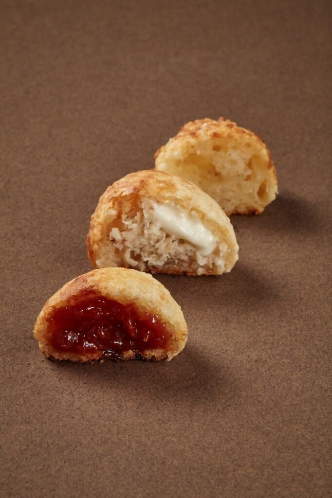 Pão de queijo de tapioca? Tem na Padaria Brasileira!