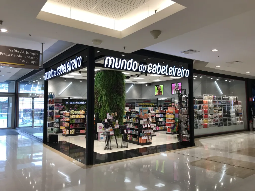 Mundo do Cabeleireiro está com 15 Vagas de Emprego