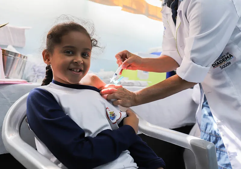 Vacinação nas escolas é estratégia para aumentar proteção