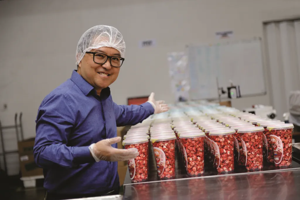 Empresa especializada em pipocas e algodões doces cresce 750%; Toshio Hito, fundador da Pop´s Fantasy. Foto: Divulgação