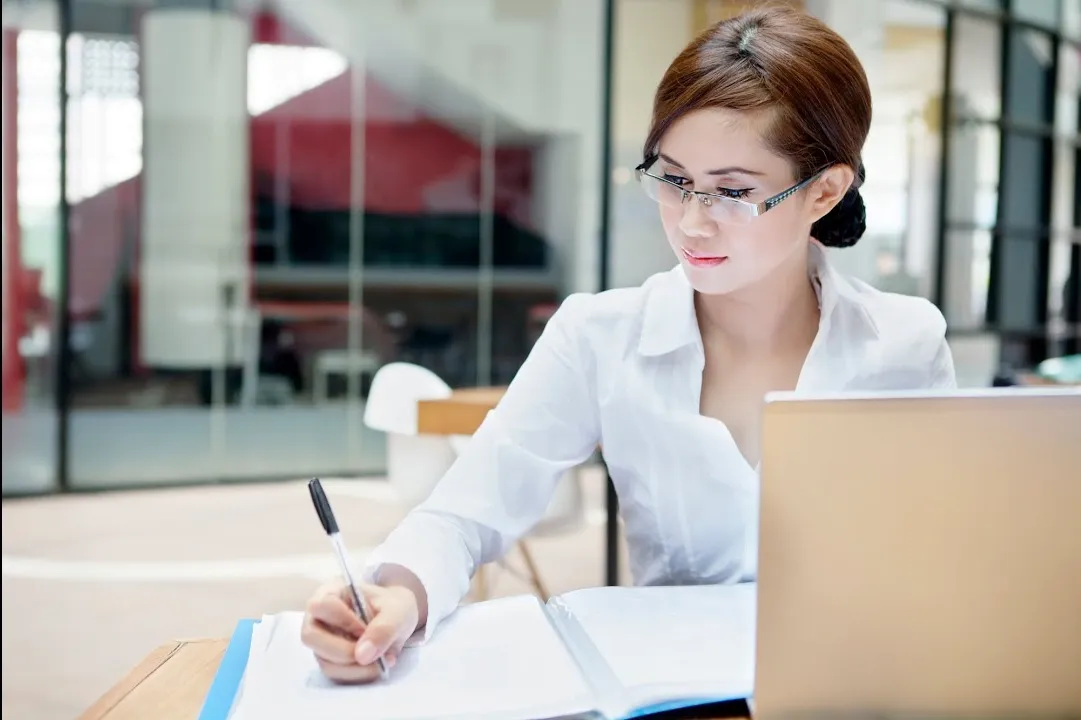 Assistente de PCP: Vaga na Priscila Fais