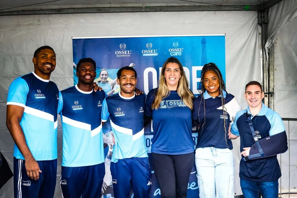 Atletas Wanderley Holifield, Luiz Oliveira e Abner Teixeira, do Boxe; Vitória Rosano, no Atletismo, Arthur Zanetti, na Ginástica Olímpica; e a Karyn Paiva, gerente de marketing da OSSEL. Foto: Divulgação