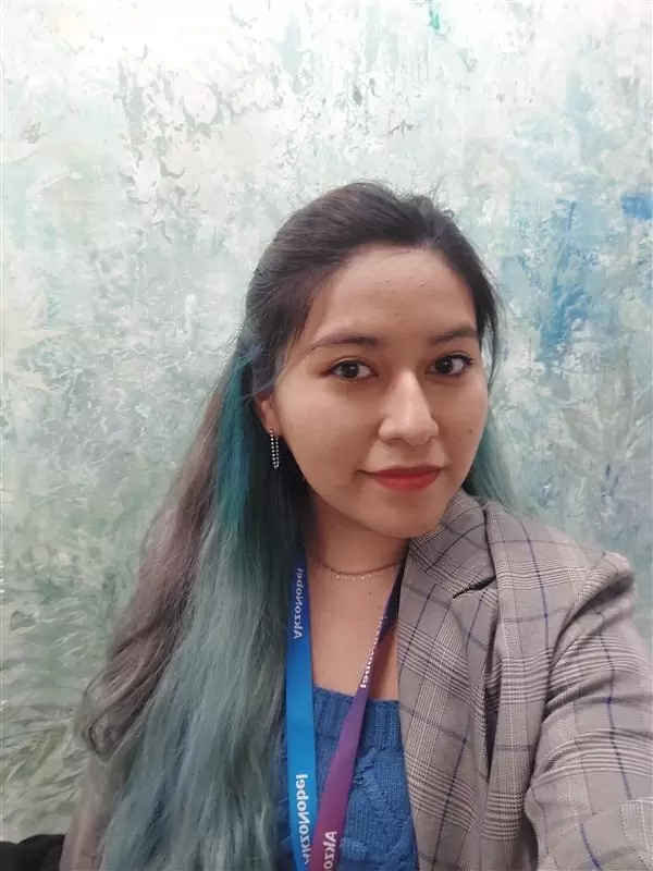 Nataly Pillco Cahuasiquita iniciou sua carreira na AkzoNobel como estagiária de projetos. Foto: Divulgação